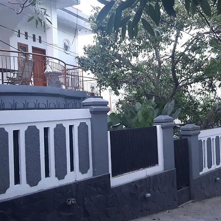 Cigadung House Hotel Bandung Exterior photo