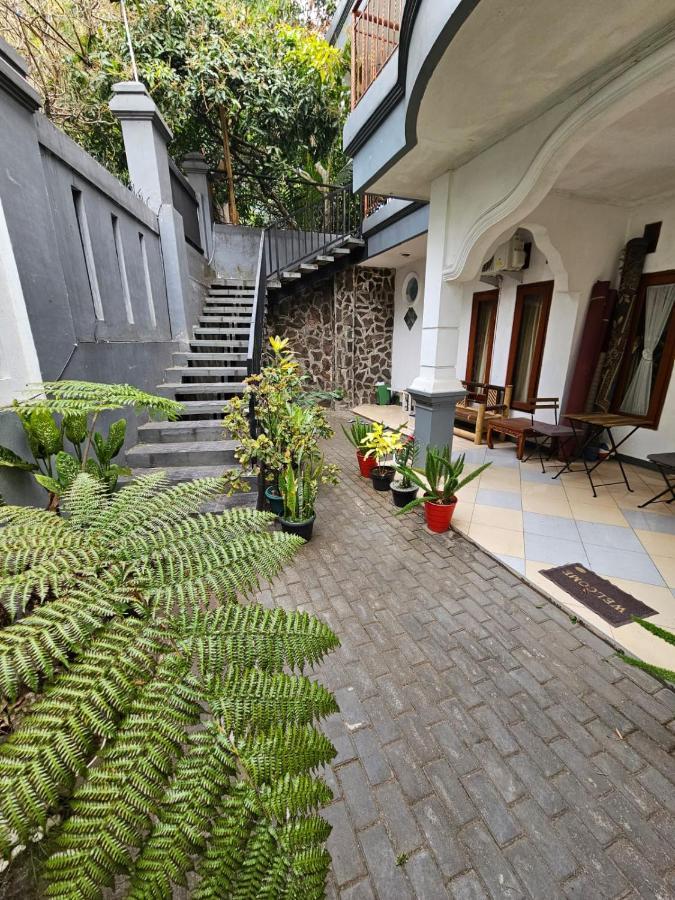 Cigadung House Hotel Bandung Exterior photo