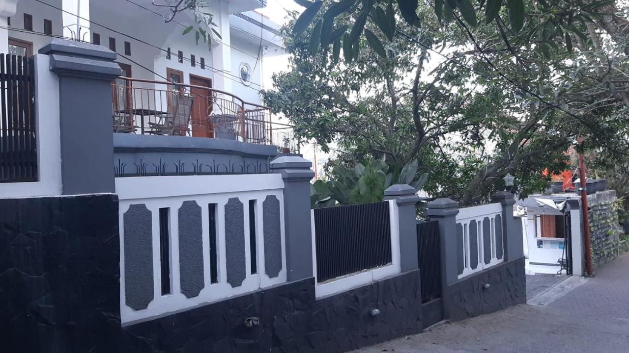 Cigadung House Hotel Bandung Exterior photo